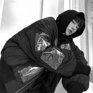 黑白伤感帅气的精致男生头像 冷酷霸气的优质高级真人头像男_男生头像