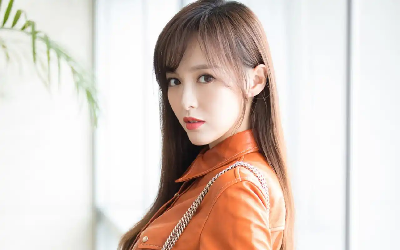 唐嫣知性优雅写真图片高清壁纸