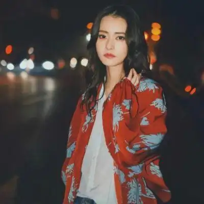 柴碧云卡通头像