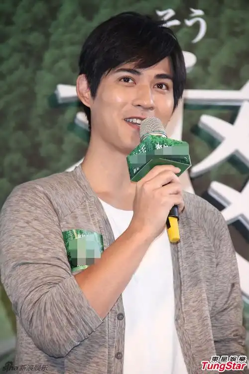 组图:周渝民亮相帅气斯文 陈妍希笑容甜美_高清图集_新浪网