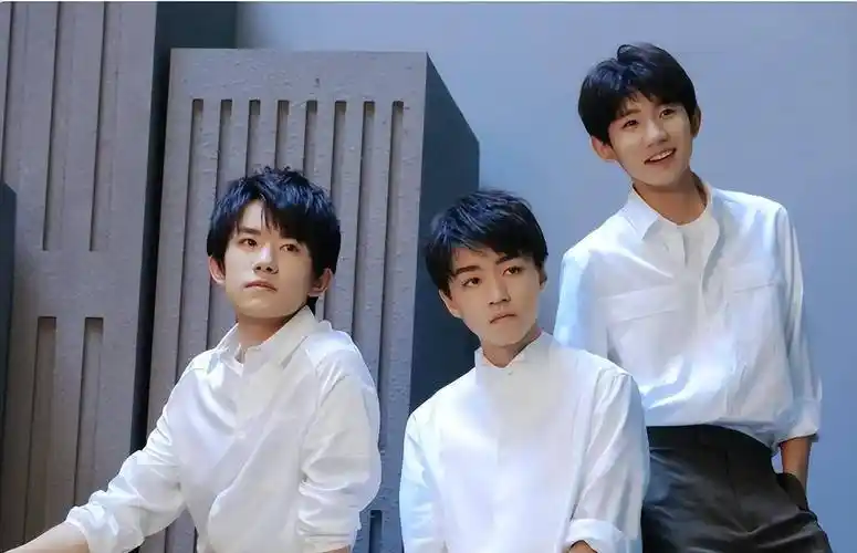 再看tfboys三人"处境",原来命运的馈赠,早已标好价格_王俊凯_王源_易