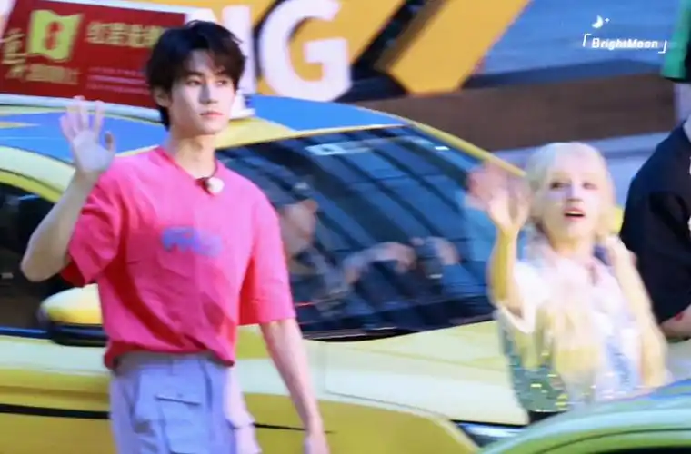 原来张真源比宋雨琦高出一个头!好萌的身高差!