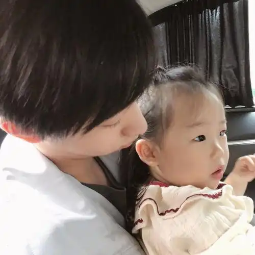 伊能静和孩子创作新歌儿子作曲女儿和声妈妈填词主唱米粒可爱出镜