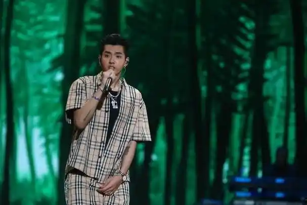 赵今麦吴亦凡事件 魔爪伸向了年轻女孩