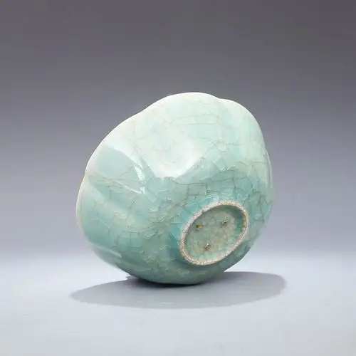 汝窑 蝉翼纹瓜棱棱口茶碗