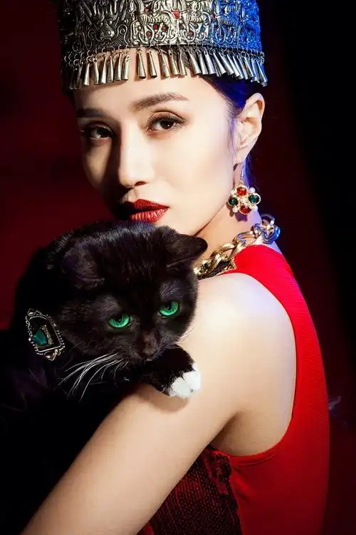 万美汐异域写真