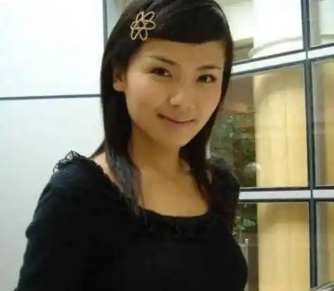 原创刘涛刚出道时的照片长成这般模样和现在相比简直判若两人