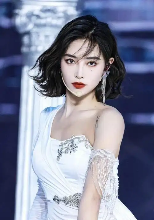 28岁知名女星许佳琪不幸病倒呼吸困难手脚发麻急需要静养治疗