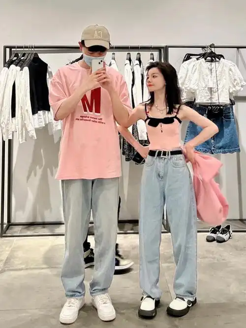 15377183情侣粉嫩的一天矮个子神裤