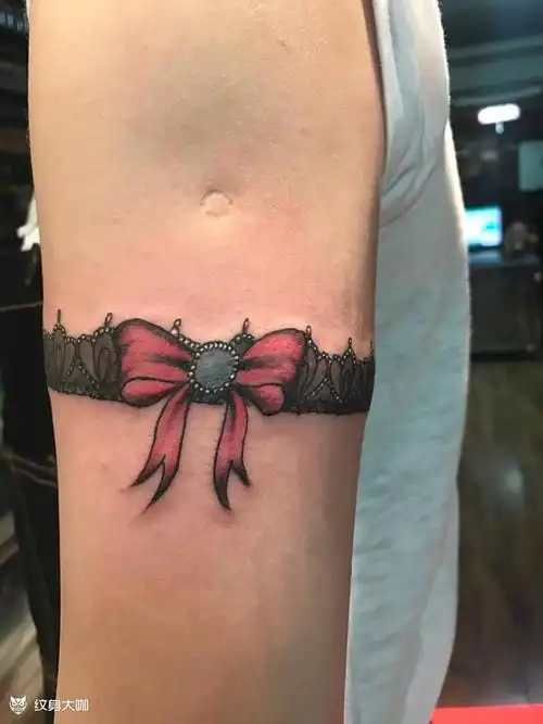 蕾丝蝴蝶结_纹身图案手稿图片_徐鹏的纹身作品集