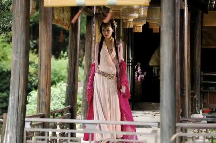 仙剑奇侠传三唐嫣 饰 紫萱