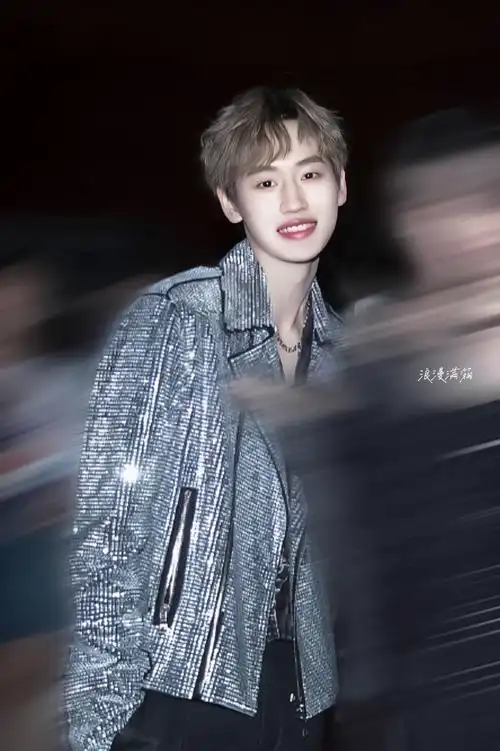 有ak刘彰的没有水印图片吗