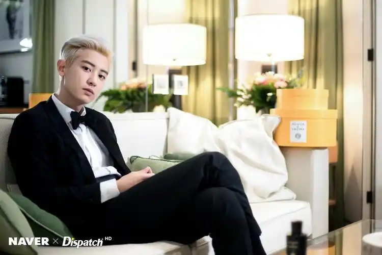 exo朴灿烈西装写真公开 帅气贵公子绝美侧颜引心动【组图】--韩国频道