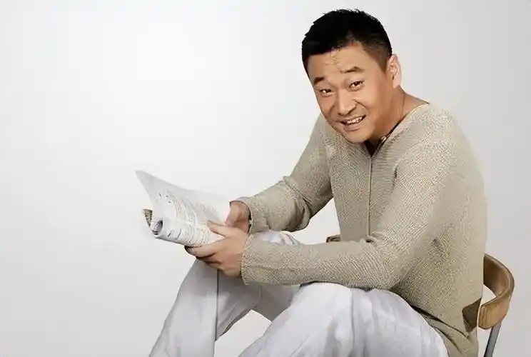 回顾影帝王景春遇贵人朗辰戏外娶娇妻李晶42岁当爸很幸福