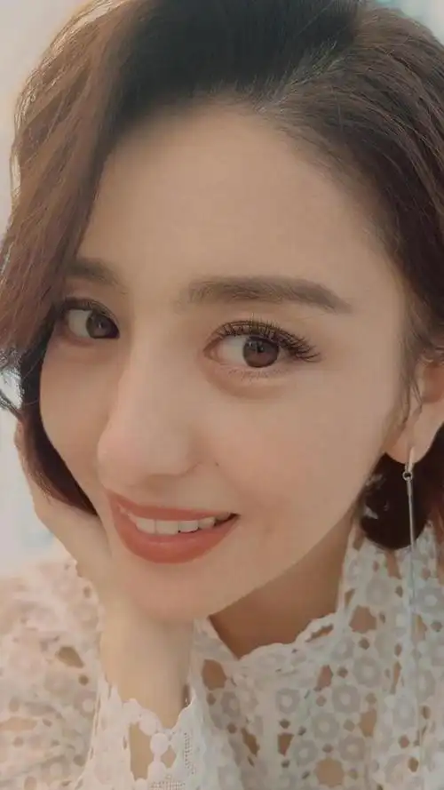 佟丽娅高清近照美图