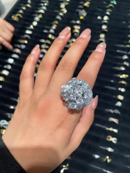 求婚专用大钻戒