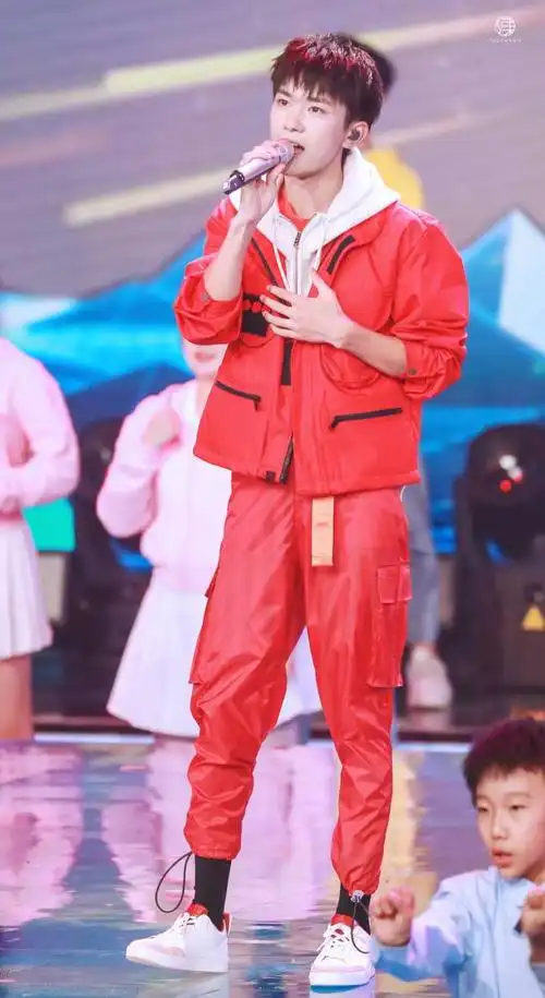 易烊千玺有哪些鲜为人知的图?