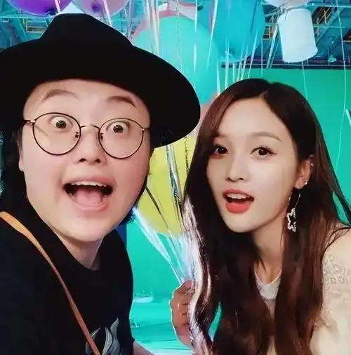 容祖儿神秘恋情曝光!女友身份惊艳亮相,粉丝们会否心痛离去?