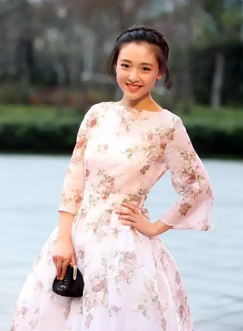 吴倩个人资料(演员吴倩:为了爱情放弃事业,如今婚姻失败成为单身母亲)