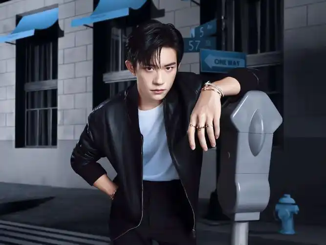 易烊千玺 tiffany蒂芙尼t代言人