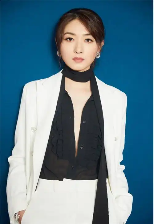 深扒演员万茜姐圈顶流你装够了吗