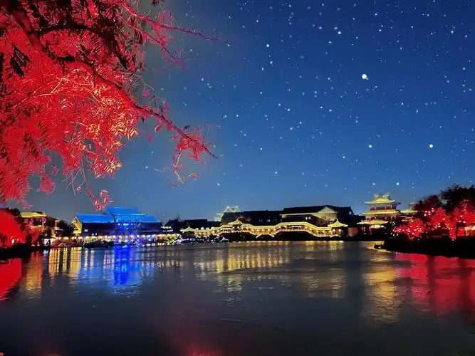 开封61清明上河园夜景