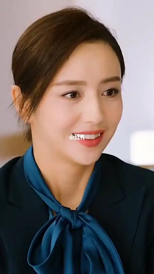 佟丽娅又飒又美的女机长有没有帅到你呢热门