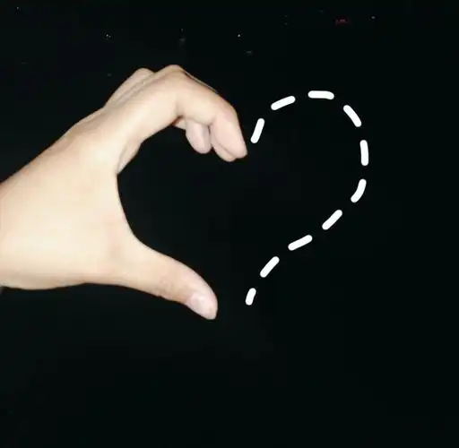 比心手势拍照教程