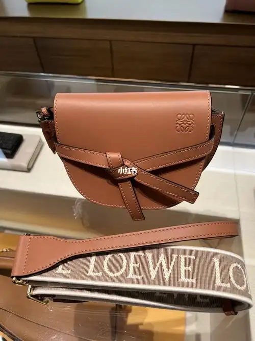 l罗意威小斜挎包