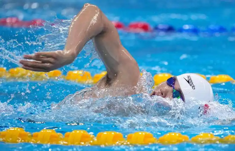 游泳——全国冠军赛:汪顺获男子200米自由泳冠军_浙江队