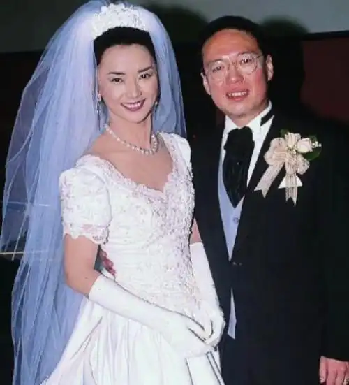 功夫女王胡慧中:低配版林青霞,两个男人一个惨死,一个入狱