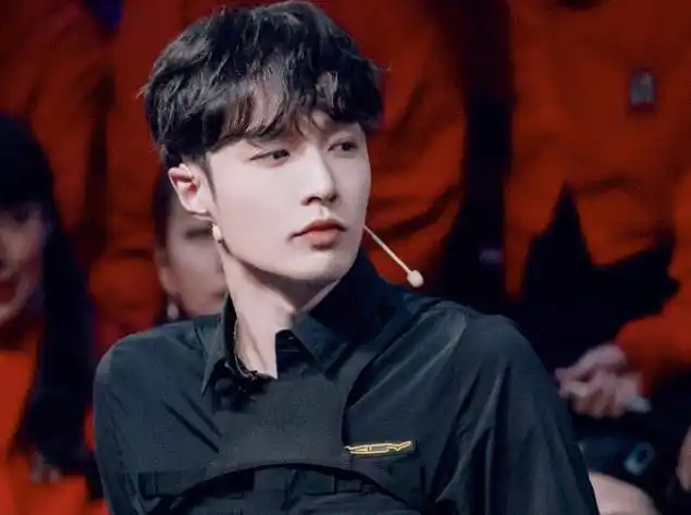 张艺兴男助理是谁