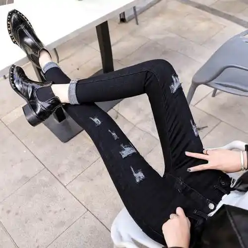 牛仔裤女2022新款秋冬假破洞黑色高腰显瘦紧身加绒九分小脚裤 - 三坑