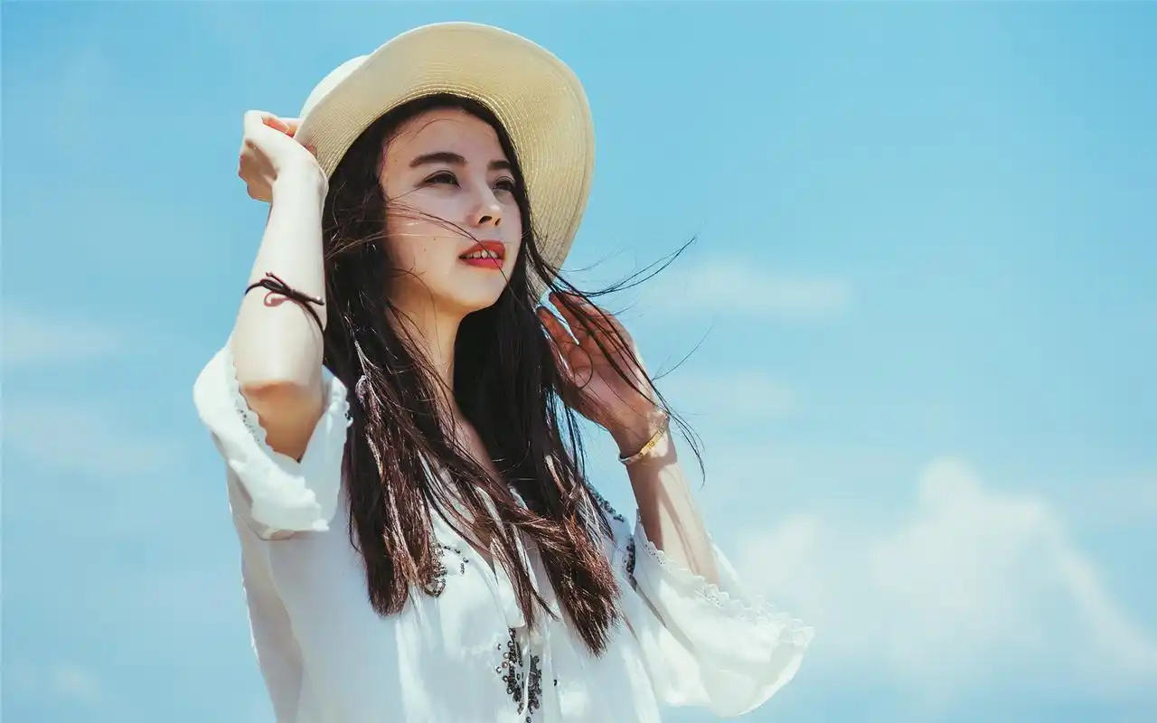 清纯美女清新写真桌面壁纸