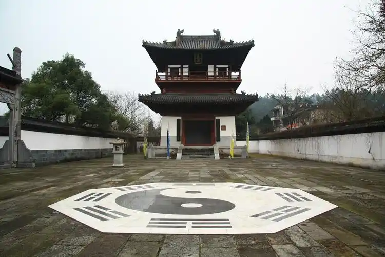 《花千骨》长留山外景的德天瀑布