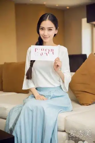 angelababy教你秋季穿衣 应对早晚温差