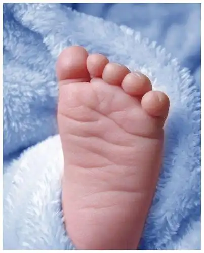 医院给新生儿留脚印有这些用途你给宝宝留小脚丫了吗