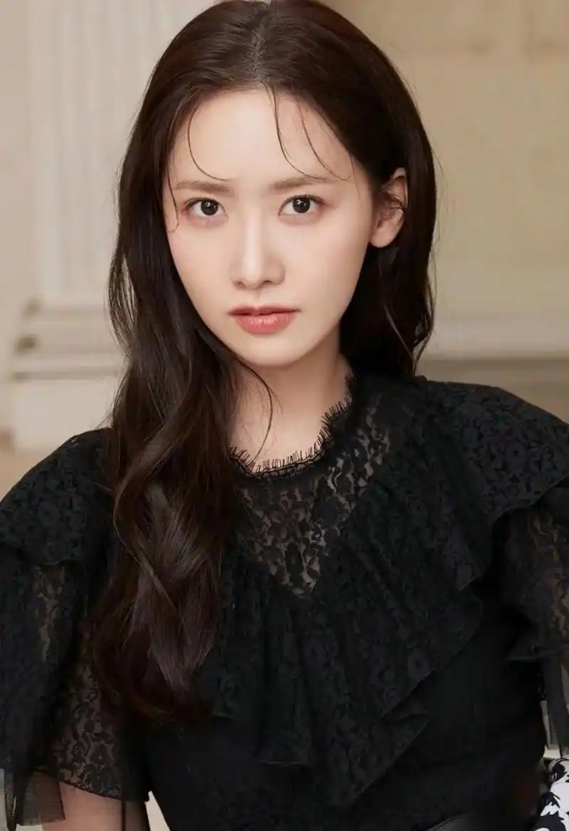 林允儿# 校园女神般的清新女神,天生丽质的颜值,白皙细嫩的脸蛋儿