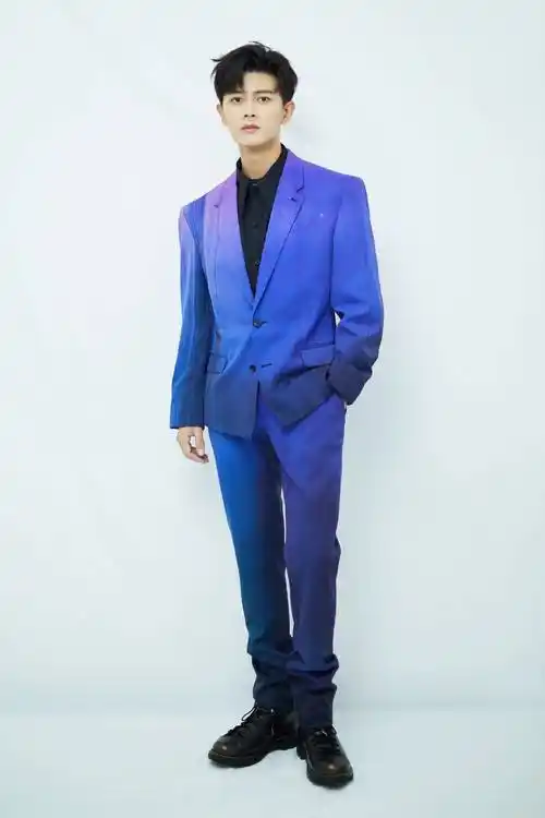 任嘉伦再登央视国庆晚会获认可作品加身口碑人气双丰收