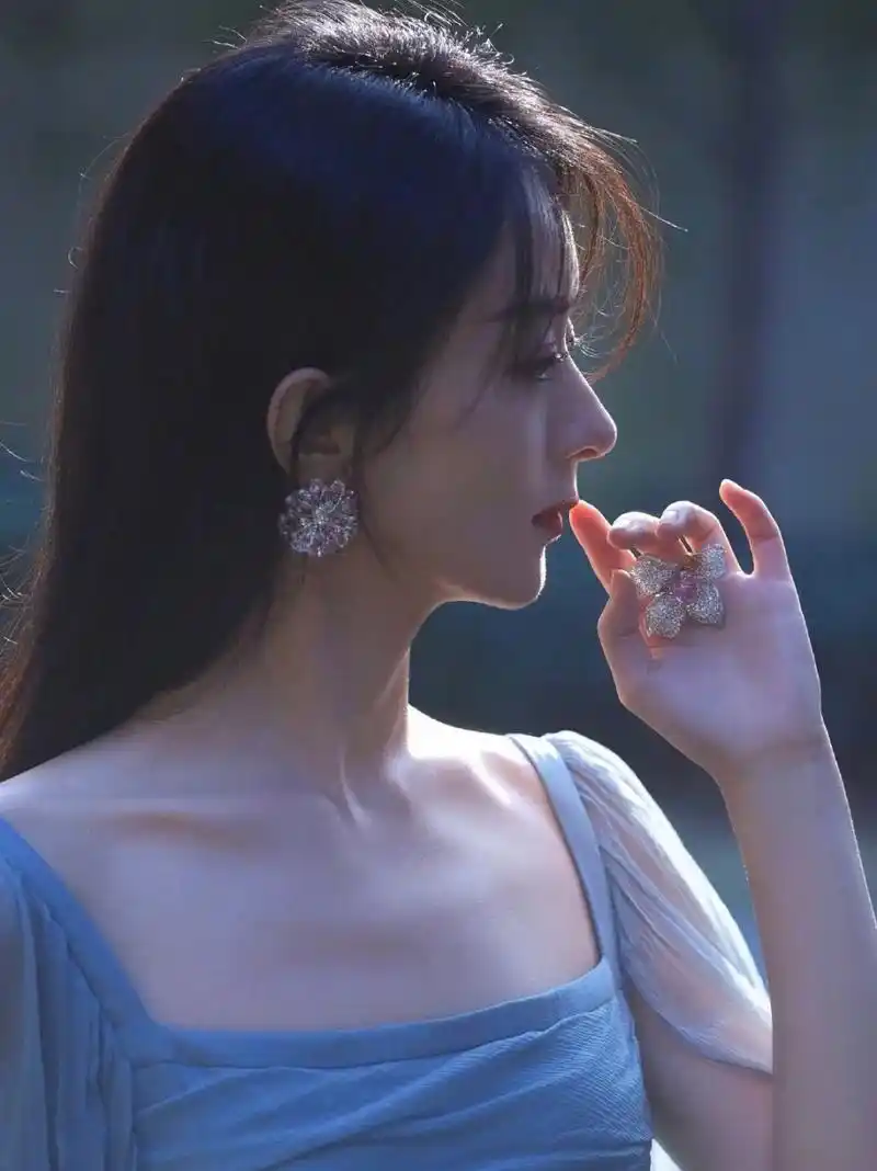 女明星侧脸照,你更喜欢哪一个?