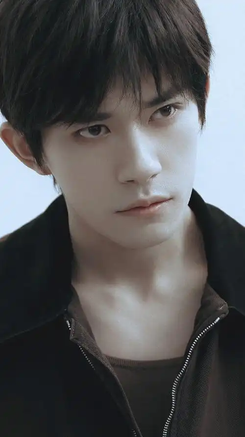 易烊千玺 yyqx 四字弟弟#玺的眼睛是最小的湖泊