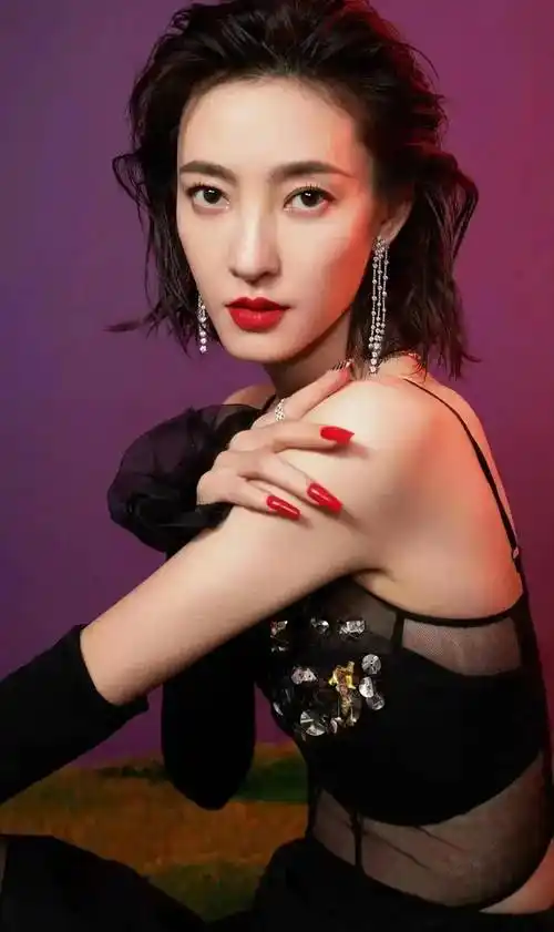 6位北舞出来的女星,个个自废"舞功",跑娱乐圈抢了演员的饭碗_王丽坤