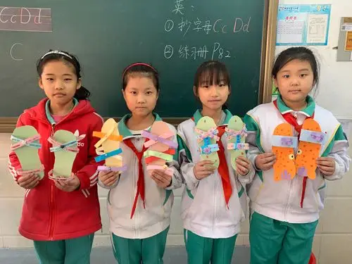 2018年三年级学生制作的各式各样的鞋优秀作品集锦