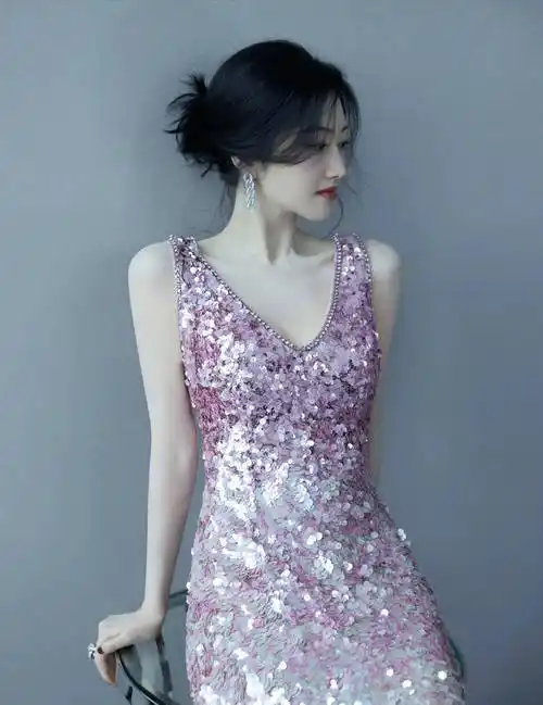 女星景甜写真:甜美可人,端庄优雅