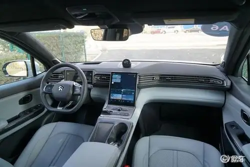 蔚来ec6内饰_车身_副驾驶