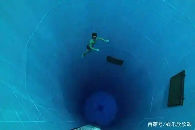 世界上最"恐怖"的游泳池,最后一个像血池,你敢进来看看吗?
