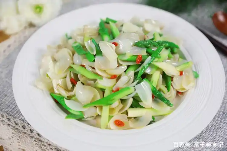 百合炒芦笋的家常做法,简单易学,5分钟获得100个赞