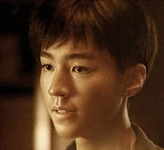 王俊凯工程师造型##理想照耀中国角色海报改革篇