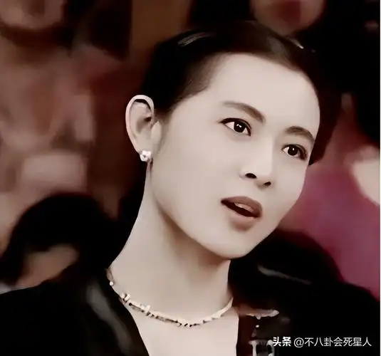 中央视新闻联播13直播主持人名单(9位央视女主播的婚姻,嫁百亿豪门