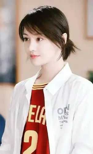 原创郑爽参加央视节目,马甲配百褶裙仙气足,网友:根正苗红当红小花